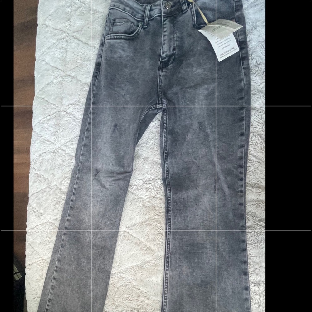 PERISCOPE LIGHTWASHED BLACK JEANS